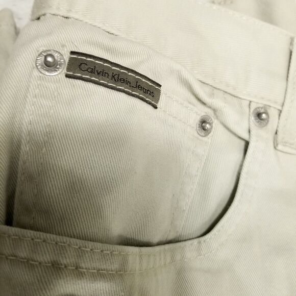 Calvin Klein Jeans Mens 38×30 Silver Easy Fit Flat front Straight - Picture 14 of 14